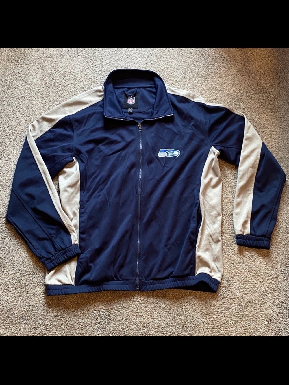 Men’s NFL Seattle Seahawks Football Navy and Beige Windbreaker Jacket size XL